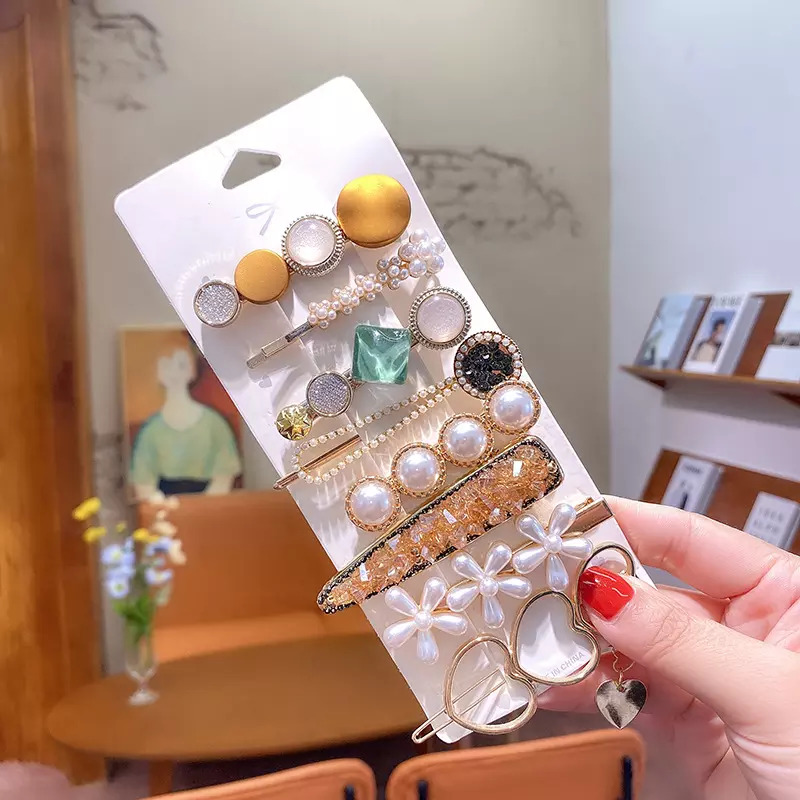 Korean heart and pearl hair clips Korean heart and pearl hair clips