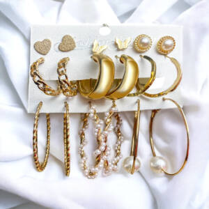 Trendy gold earrings