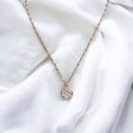 daisy necklaces